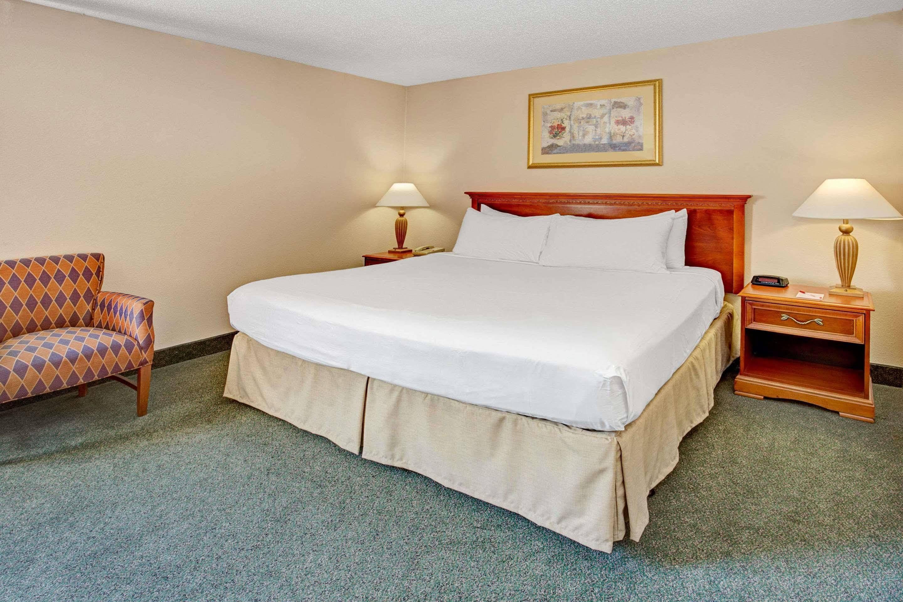 Holiday Inn Indianapolis - Airport Area N By Ihg מראה חיצוני תמונה