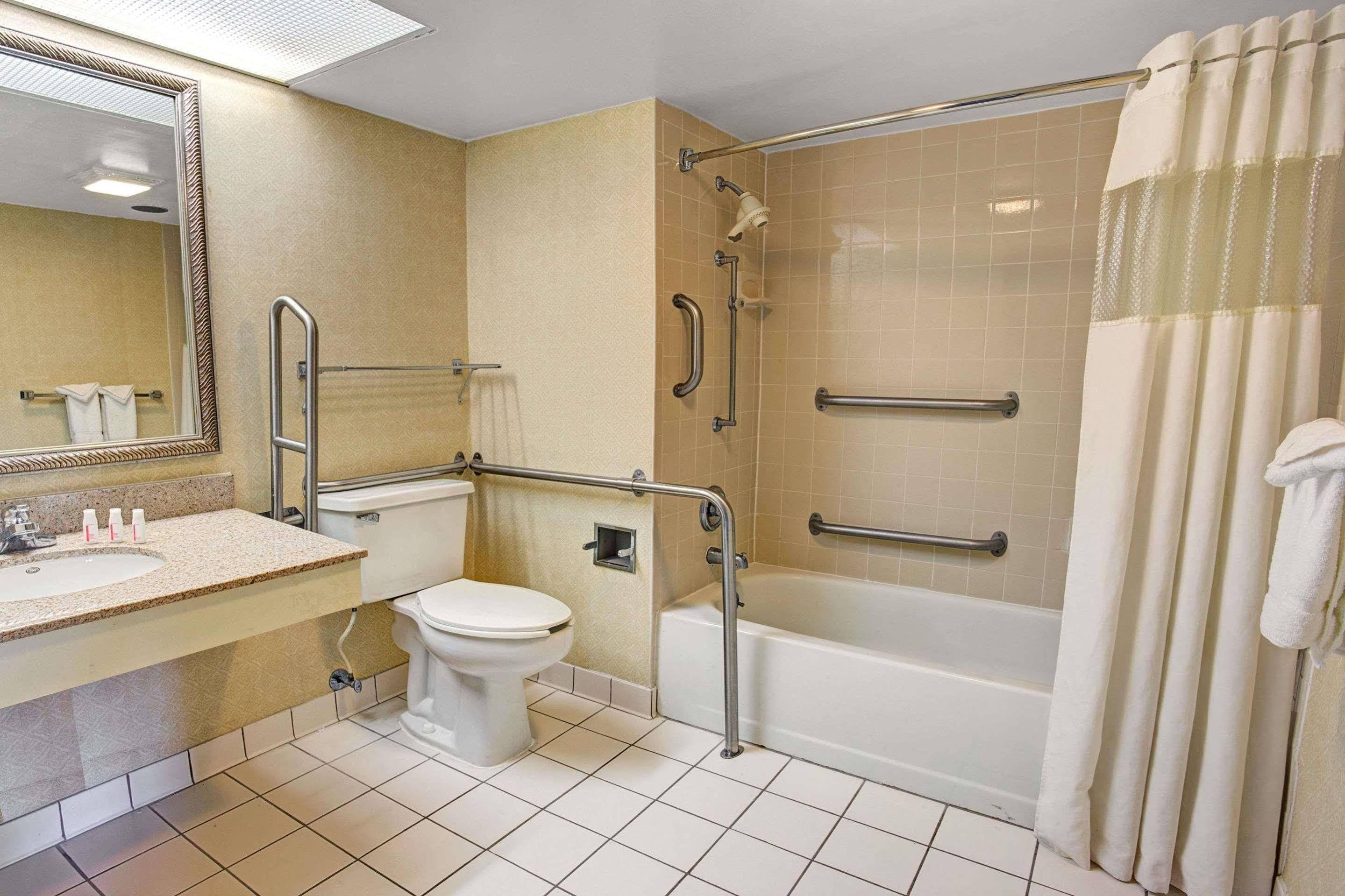 Holiday Inn Indianapolis - Airport Area N By Ihg מראה חיצוני תמונה
