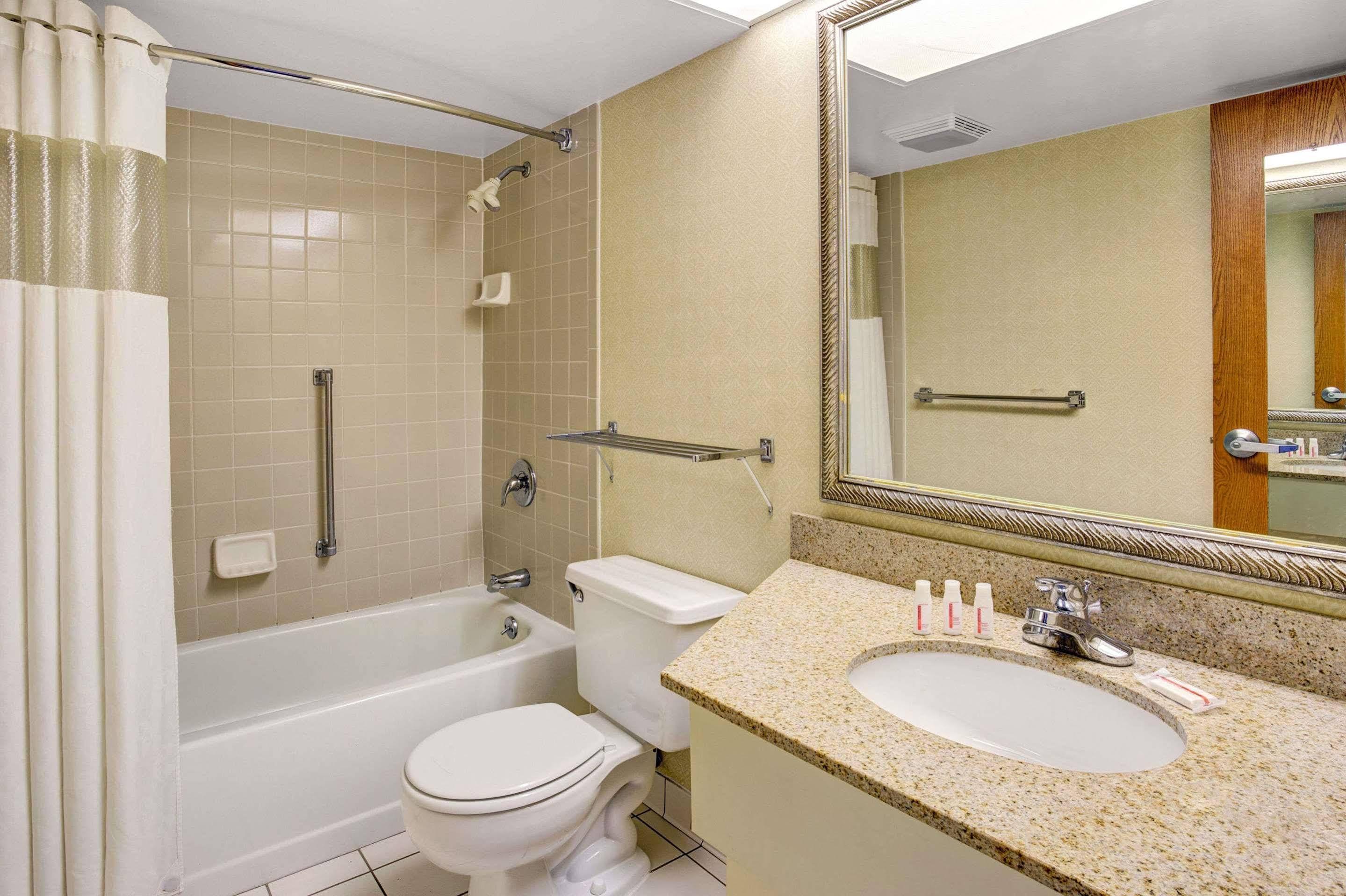 Holiday Inn Indianapolis - Airport Area N By Ihg מראה חיצוני תמונה