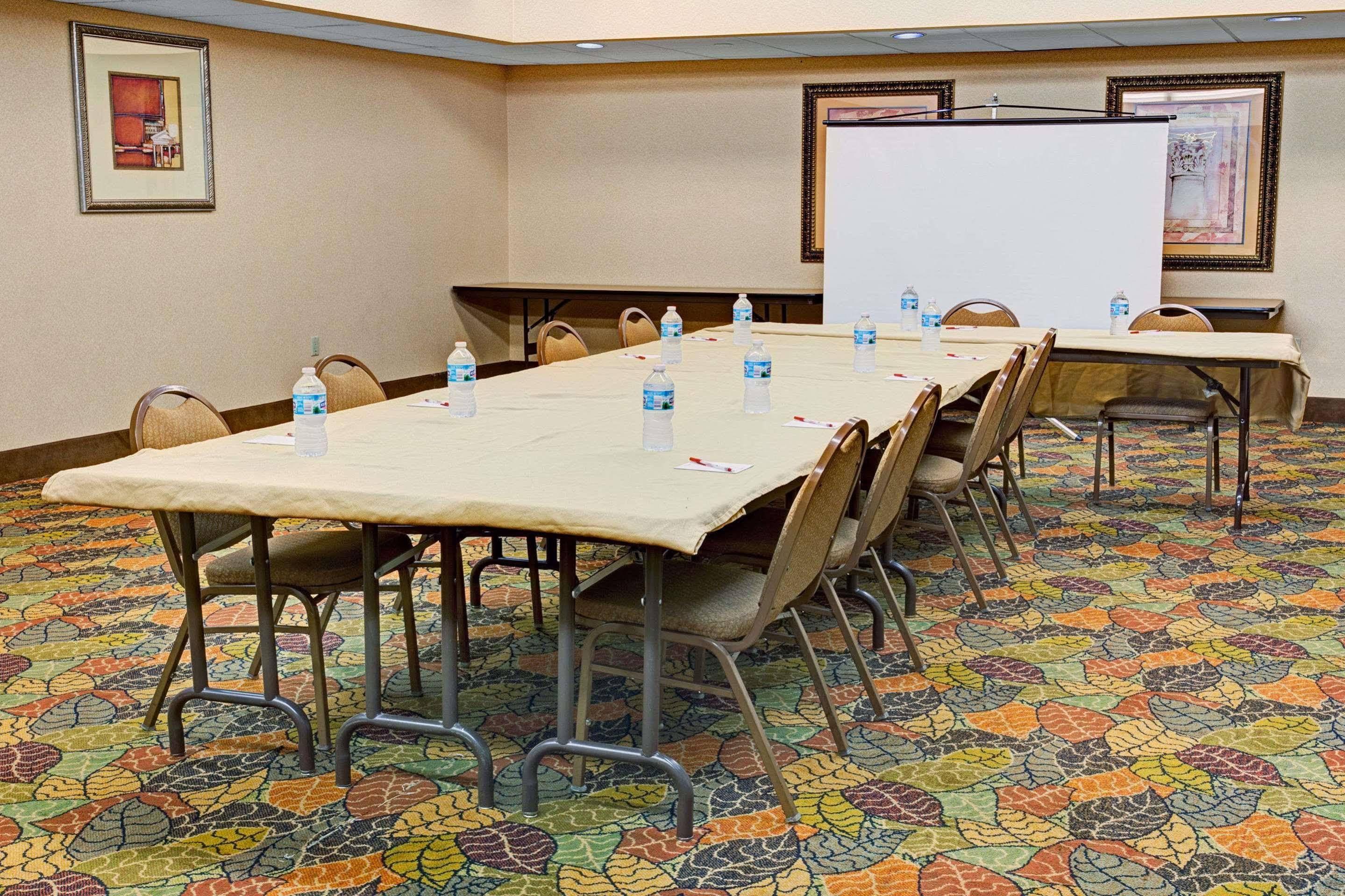 Holiday Inn Indianapolis - Airport Area N By Ihg מראה חיצוני תמונה